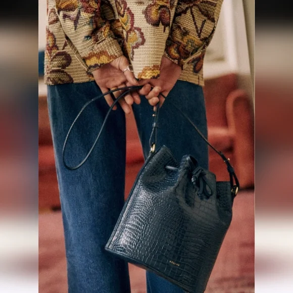 SÉZANE Farrow Leather Bucket Bag In Denim Croc Blue NWT - Picture 2 of 9